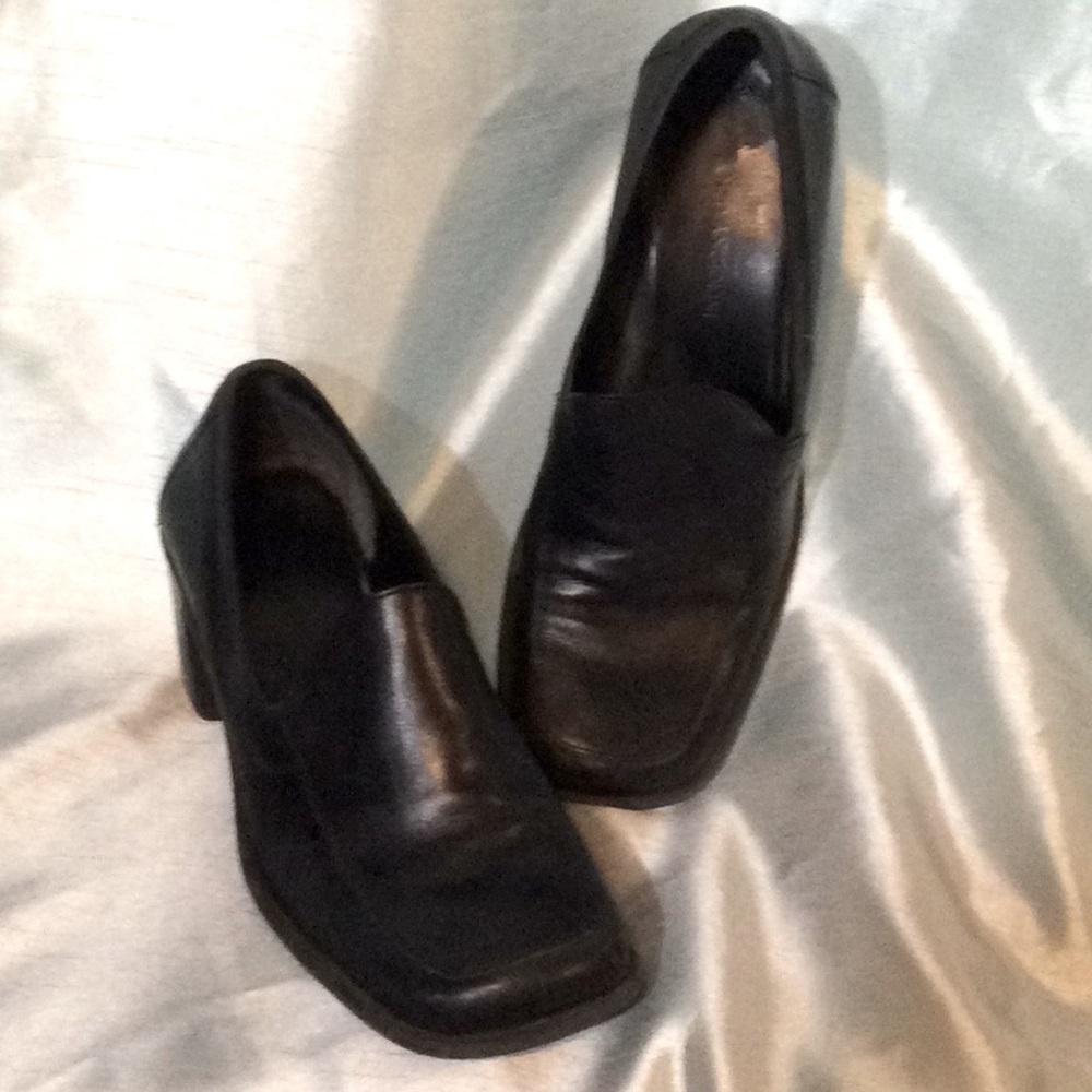 Black Enzo Angiolini shoes, gently used, 7 1/2 M